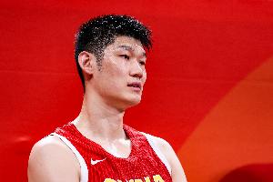中国男篮全员写总结!贾磊:谁家封闭起来关半年 好人也关傻了