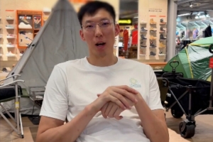 周琦社媒晒视频:身高2米16挑选户外装备