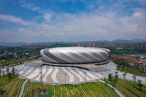 将承办国足友谊赛!渝媒:龙兴足球场经过封场养护,已达竞赛要求
