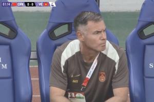 米利西奇眉头紧锁!中国女足迟迟打不开局面,仍0-0越南